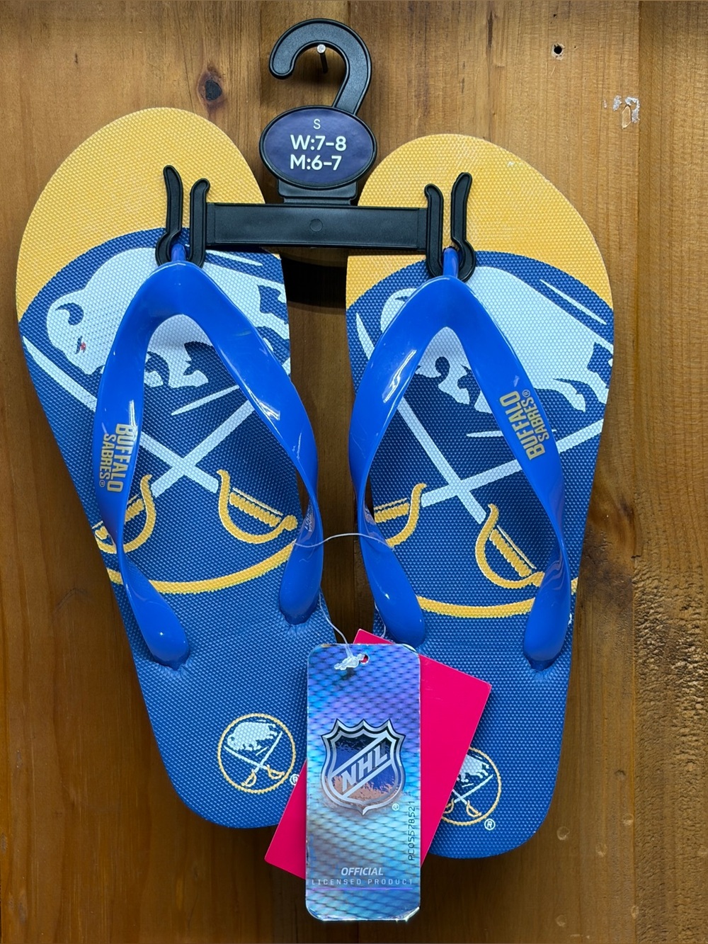 NWT FOCO Buffalo Sabres Flip Flops Sandals NHL Official Licensed Size S (W 7-8